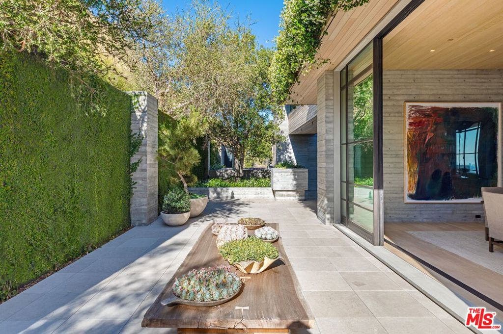 7661 Curson Terrace, Los Angeles, CA 90046 7661 Curson Terrace, Los Angeles, CA 90046