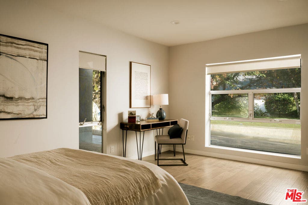 15539 Hamner Drive, Los Angeles, CA 90077