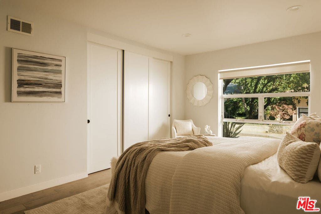15539 Hamner Drive, Los Angeles, CA 90077