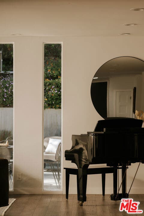 15539 Hamner Drive, Los Angeles, CA 90077