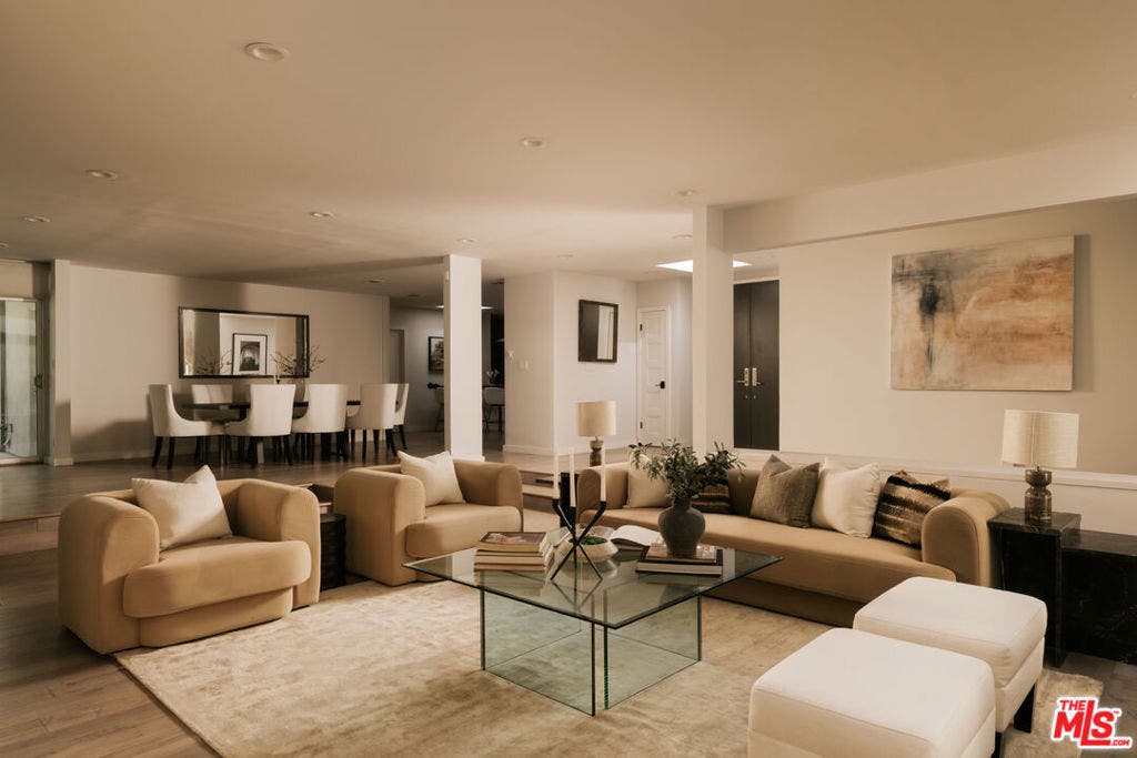 15539 Hamner Drive, Los Angeles, CA 90077