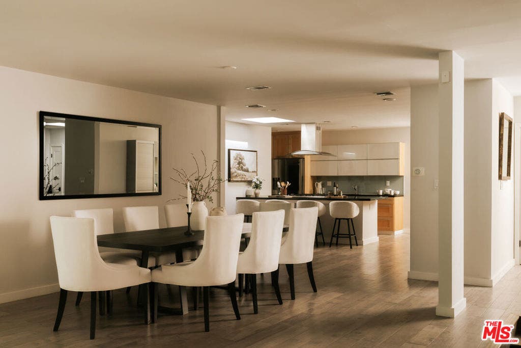 15539 Hamner Drive, Los Angeles, CA 90077