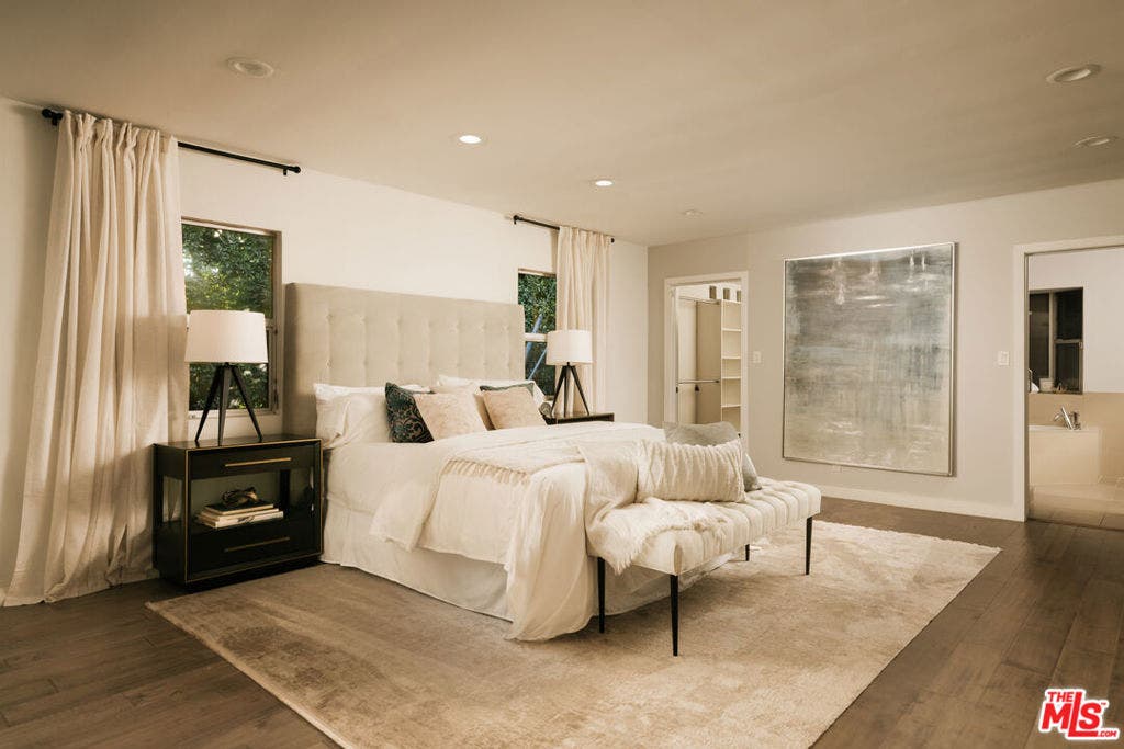 15539 Hamner Drive, Los Angeles, CA 90077