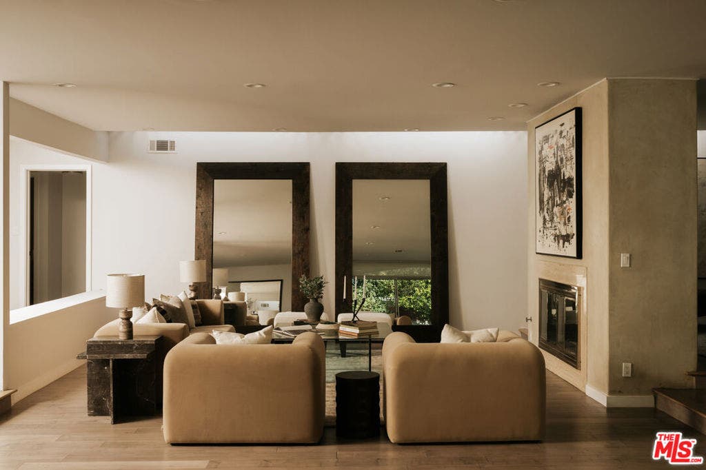 15539 Hamner Drive, Los Angeles, CA 90077
