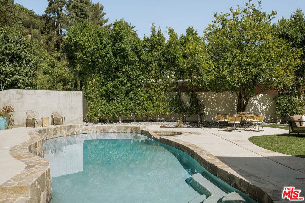 15539 Hamner Drive, Los Angeles, CA 90077