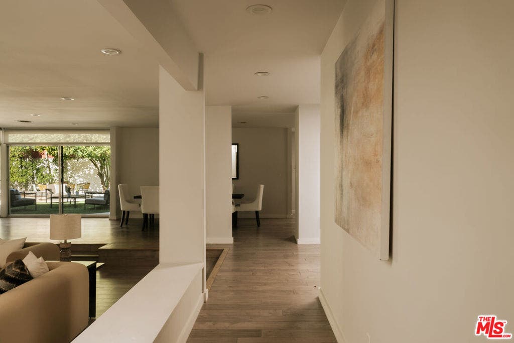15539 Hamner Drive, Los Angeles, CA 90077