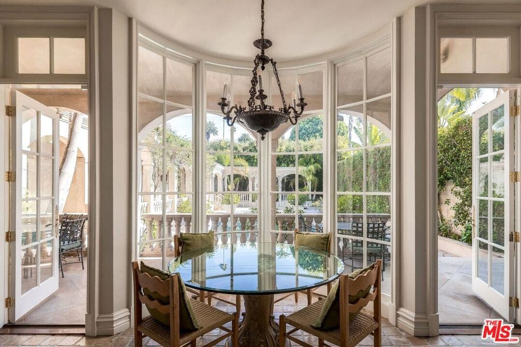 628 N Rodeo Drive, Beverly Hills, CA 90210 628 N Rodeo Drive, Beverly Hills, CA 90210