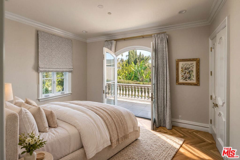 628 N Rodeo Drive, Beverly Hills, CA 90210 628 N Rodeo Drive, Beverly Hills, CA 90210