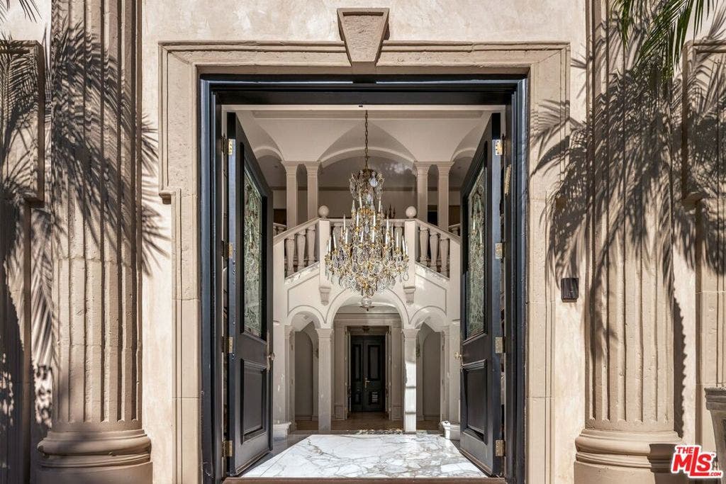 628 N Rodeo Drive, Beverly Hills, CA 90210 628 N Rodeo Drive, Beverly Hills, CA 90210