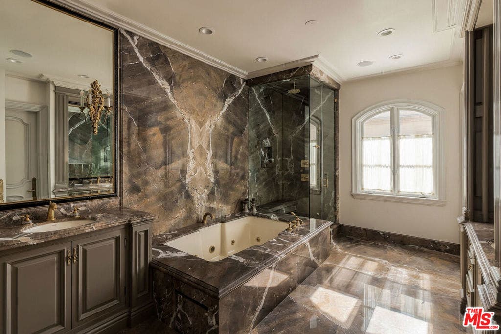 628 N Rodeo Drive, Beverly Hills, CA 90210 628 N Rodeo Drive, Beverly Hills, CA 90210