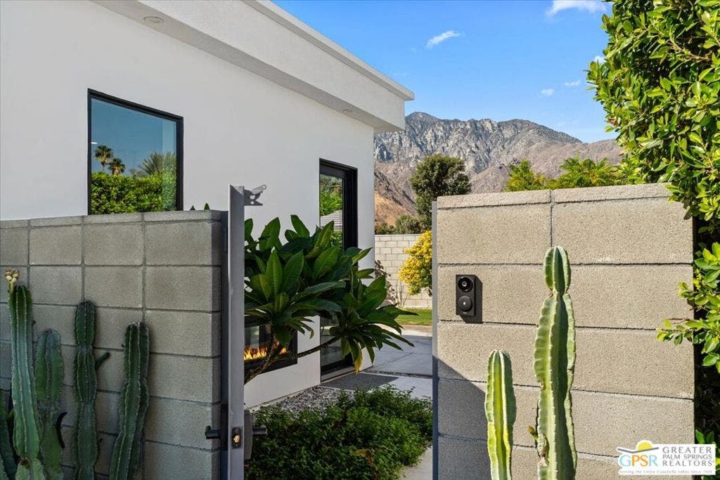 125 W San Marco Way, Palm Springs, CA 92262 125 W San Marco Way, Palm Springs, CA 92262