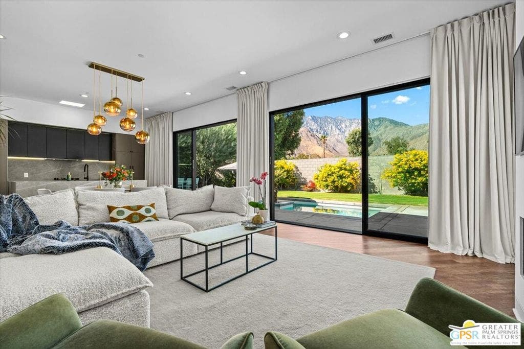 125 W San Marco Way, Palm Springs, CA 92262 125 W San Marco Way, Palm Springs, CA 92262