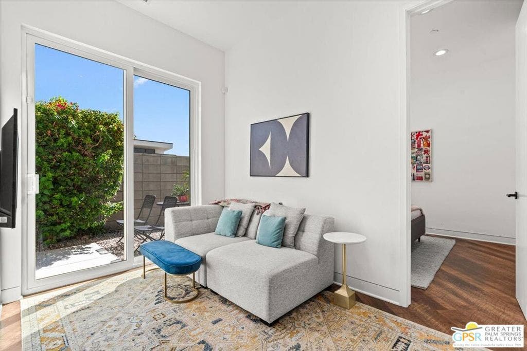 125 W San Marco Way, Palm Springs, CA 92262 125 W San Marco Way, Palm Springs, CA 92262