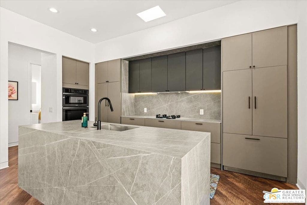 125 W San Marco Way, Palm Springs, CA 92262 125 W San Marco Way, Palm Springs, CA 92262