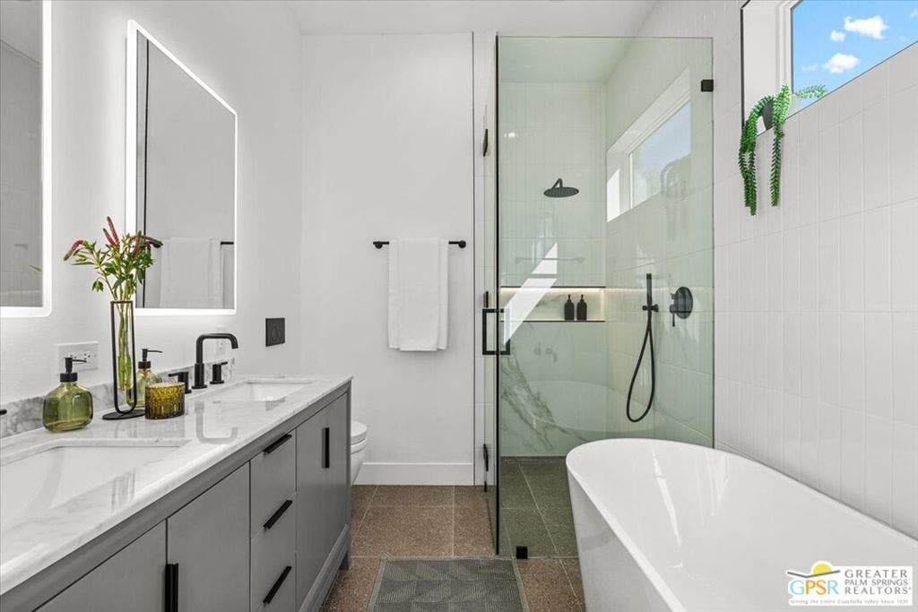 125 W San Marco Way, Palm Springs, CA 92262 125 W San Marco Way, Palm Springs, CA 92262