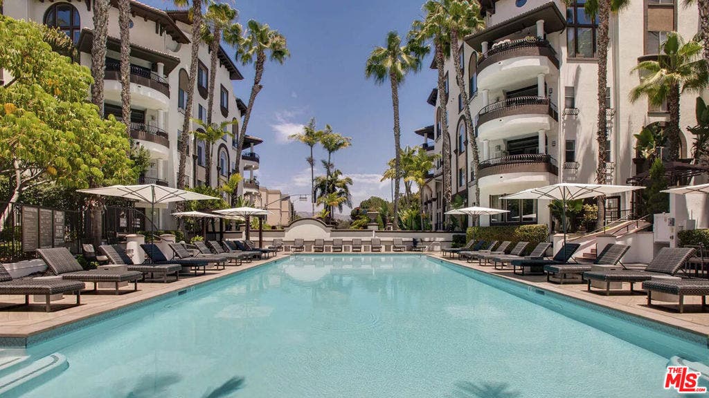 6240 W 3rd Street, #1-206, Los Angeles, CA 90036 6240 W 3rd Street, #1-206, Los Angeles, CA 90036