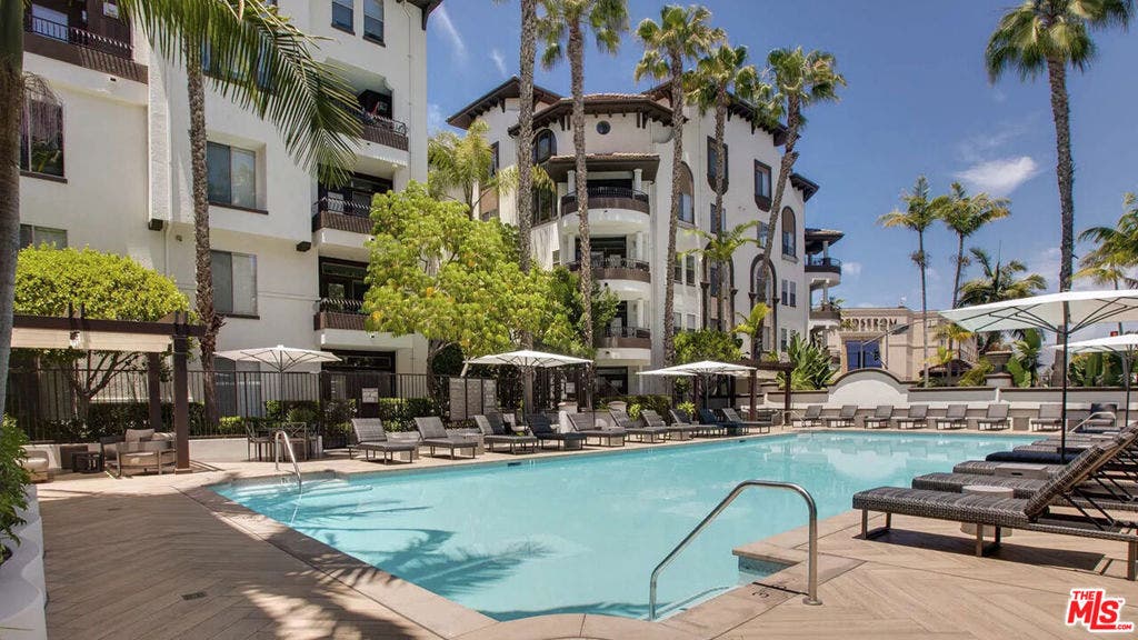 6240 W 3rd Street, #1-206, Los Angeles, CA 90036 6240 W 3rd Street, #1-206, Los Angeles, CA 90036