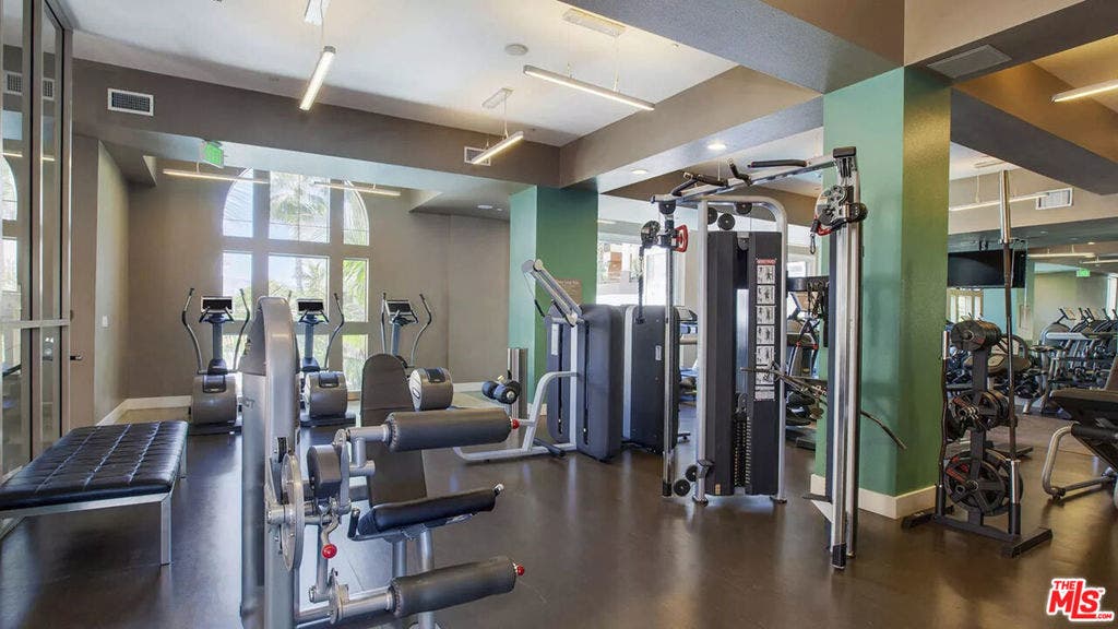 6240 W 3rd Street, #1-206, Los Angeles, CA 90036 6240 W 3rd Street, #1-206, Los Angeles, CA 90036