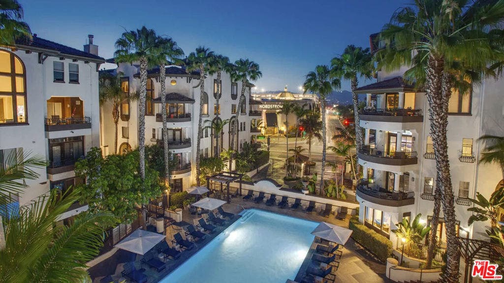 6240 W 3rd Street, #1-206, Los Angeles, CA 90036 6240 W 3rd Street, #1-206, Los Angeles, CA 90036