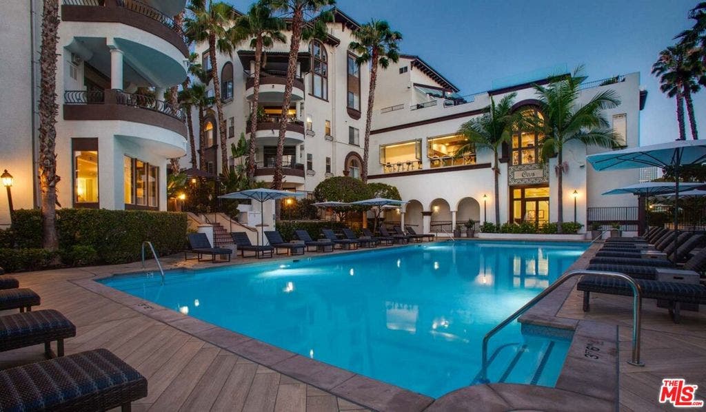 6240 W 3rd Street, #1-206, Los Angeles, CA 90036 6240 W 3rd Street, #1-206, Los Angeles, CA 90036