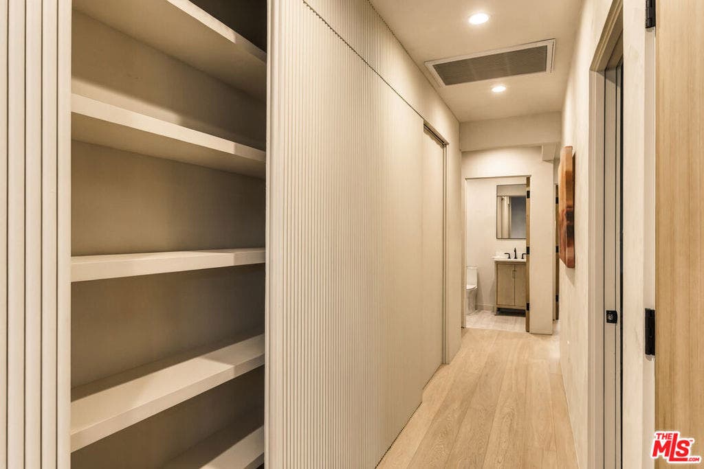 1204 Marine Street, Santa Monica, CA 90405 1204 Marine Street, Santa Monica, CA 90405