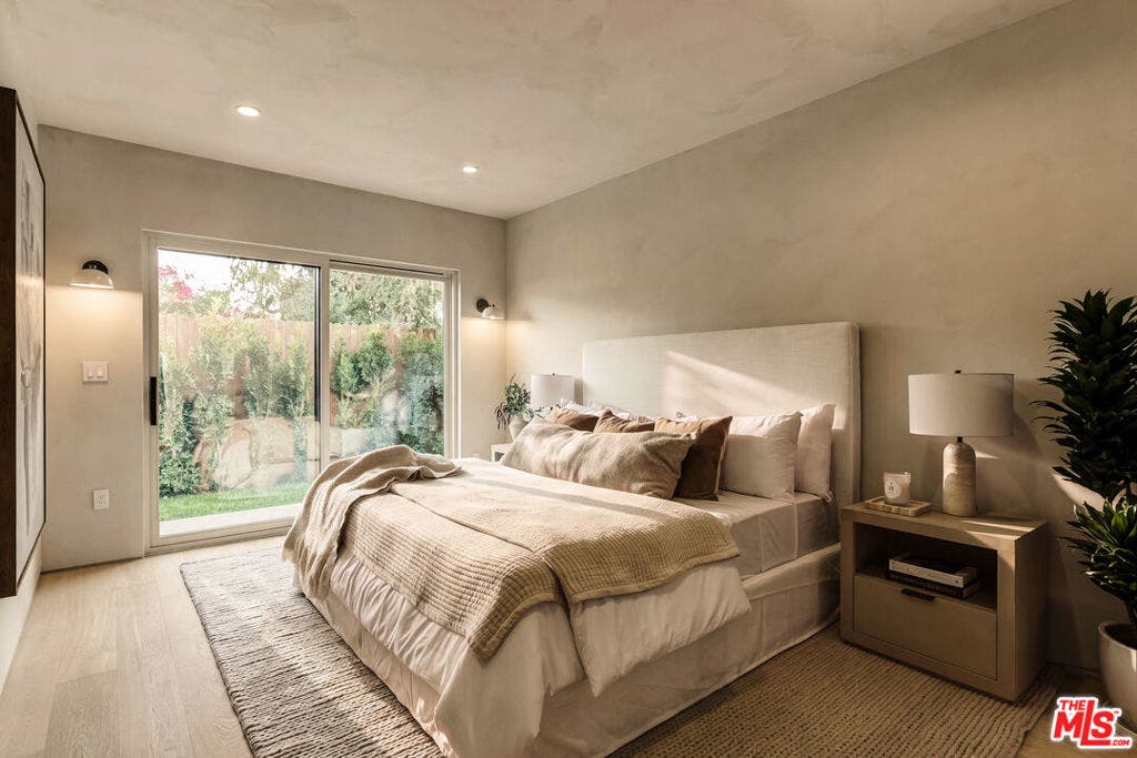 1204 Marine Street, Santa Monica, CA 90405 1204 Marine Street, Santa Monica, CA 90405