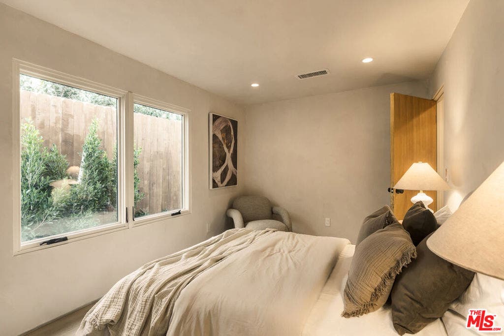 1204 Marine Street, Santa Monica, CA 90405 1204 Marine Street, Santa Monica, CA 90405