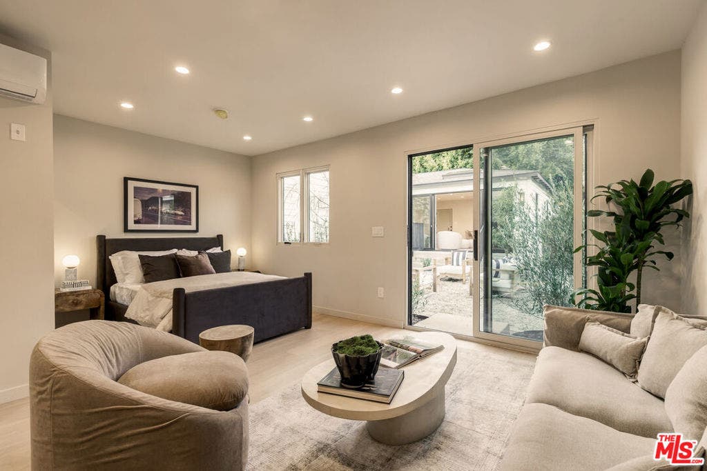 1204 Marine Street, Santa Monica, CA 90405 1204 Marine Street, Santa Monica, CA 90405