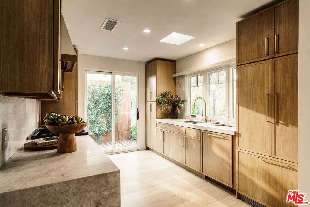 1204 Marine Street, Santa Monica, CA 90405 1204 Marine Street, Santa Monica, CA 90405