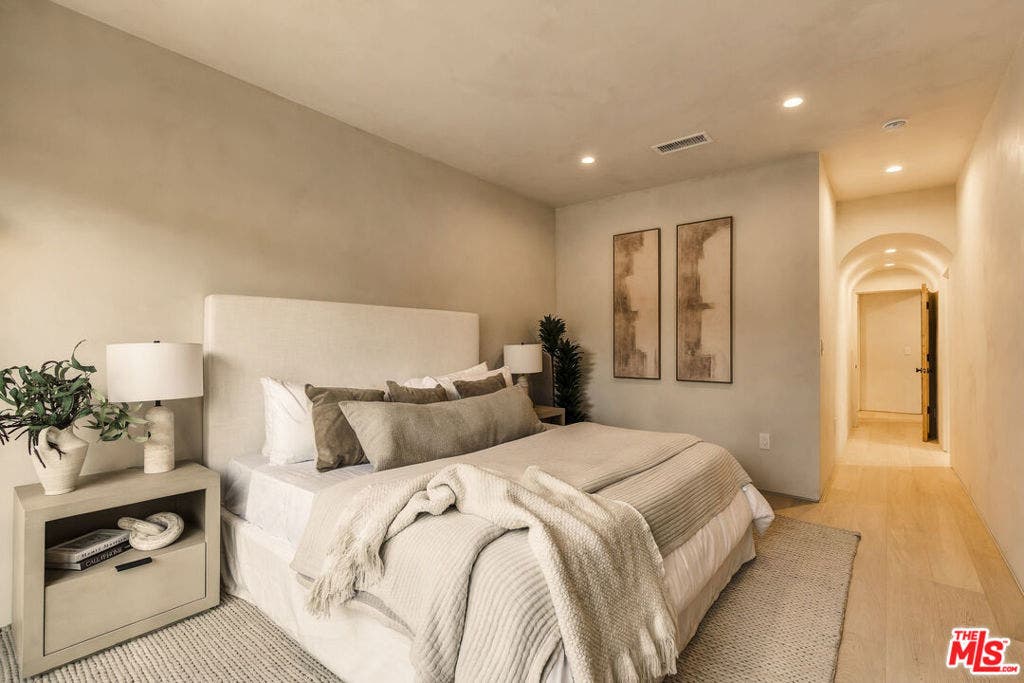 1204 Marine Street, Santa Monica, CA 90405 1204 Marine Street, Santa Monica, CA 90405