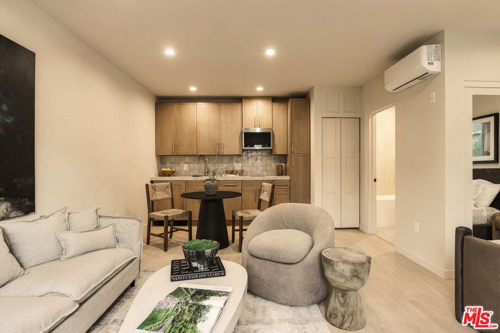 1204 Marine Street, Santa Monica, CA 90405 1204 Marine Street, Santa Monica, CA 90405