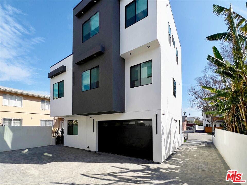 2815 S Redondo Boulevard, Los Angeles, CA 90016 2815 S Redondo Boulevard, Los Angeles, CA 90016