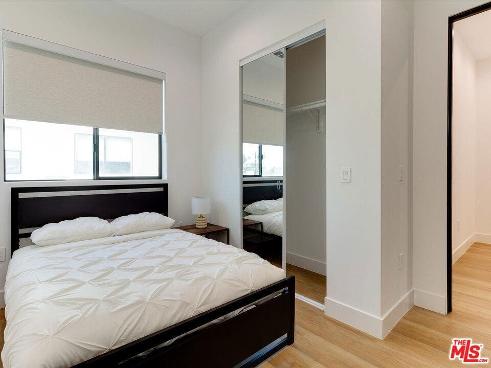 2815 S Redondo Boulevard, Los Angeles, CA 90016 2815 S Redondo Boulevard, Los Angeles, CA 90016