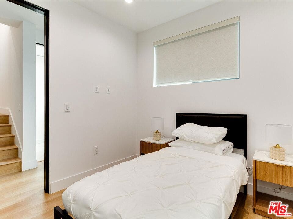 2815 S Redondo Boulevard, Los Angeles, CA 90016 2815 S Redondo Boulevard, Los Angeles, CA 90016