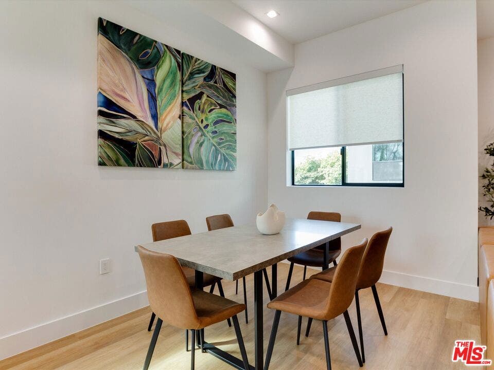 2815 S Redondo Boulevard, Los Angeles, CA 90016 2815 S Redondo Boulevard, Los Angeles, CA 90016