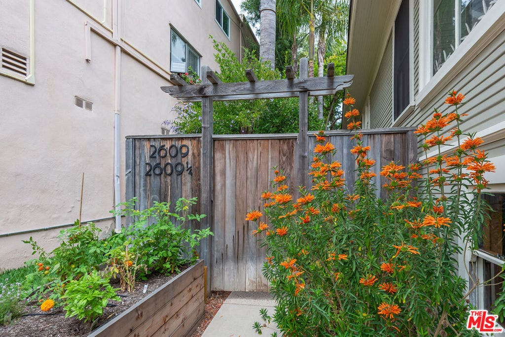 2609 3rd Street, Santa Monica, CA 90405 2609 3rd Street, Santa Monica, CA 90405