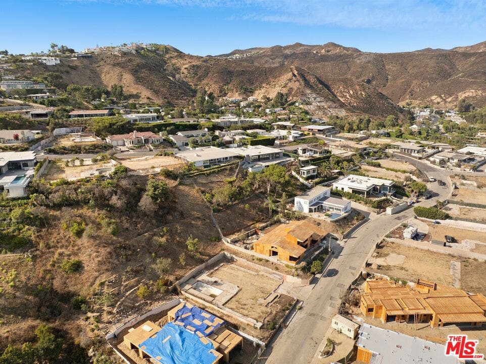1183 Lachman Lane, Pacific Palisades, CA 90272 1183 Lachman Lane, Pacific Palisades, CA 90272