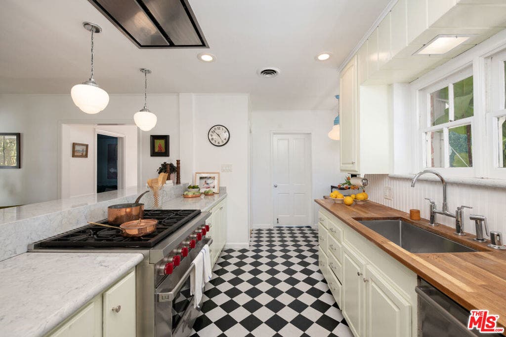 5426 Radford Avenue, Valley Village, CA 91607 5426 Radford Avenue, Valley Village, CA 91607