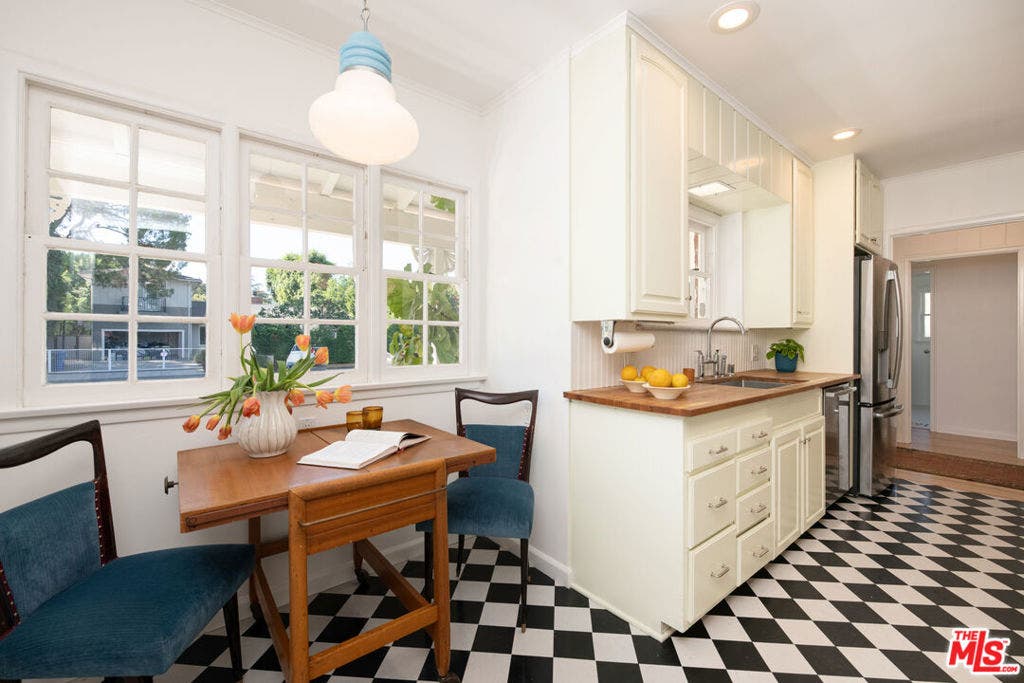 5426 Radford Avenue, Valley Village, CA 91607 5426 Radford Avenue, Valley Village, CA 91607