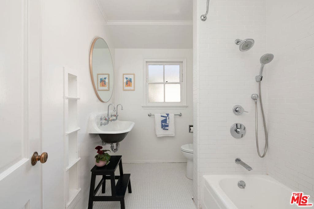 5426 Radford Avenue, Valley Village, CA 91607 5426 Radford Avenue, Valley Village, CA 91607