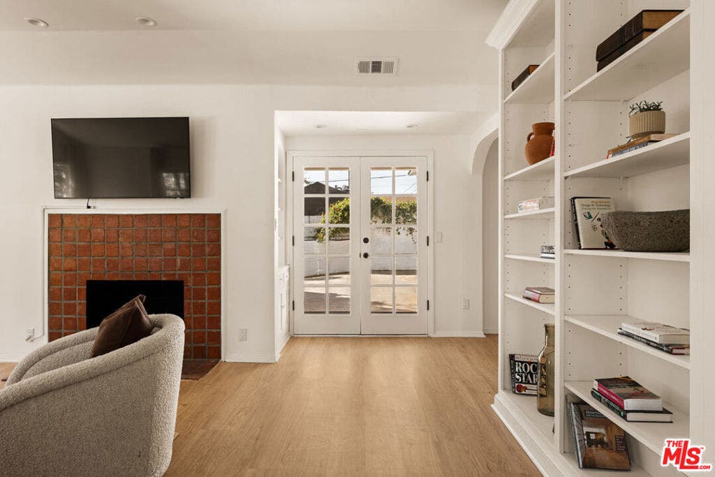 803 N Alfred Street, West Hollywood, CA 90069