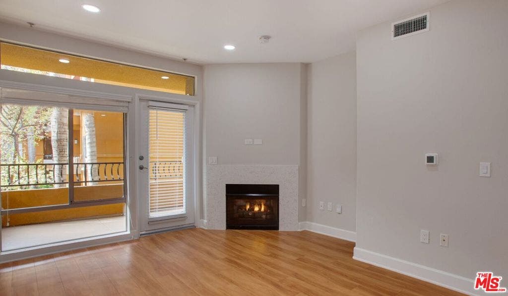 348 S Hauser Boulevard, #1-310, Los Angeles, CA 90036 348 S Hauser Boulevard, #1-310, Los Angeles, CA 90036