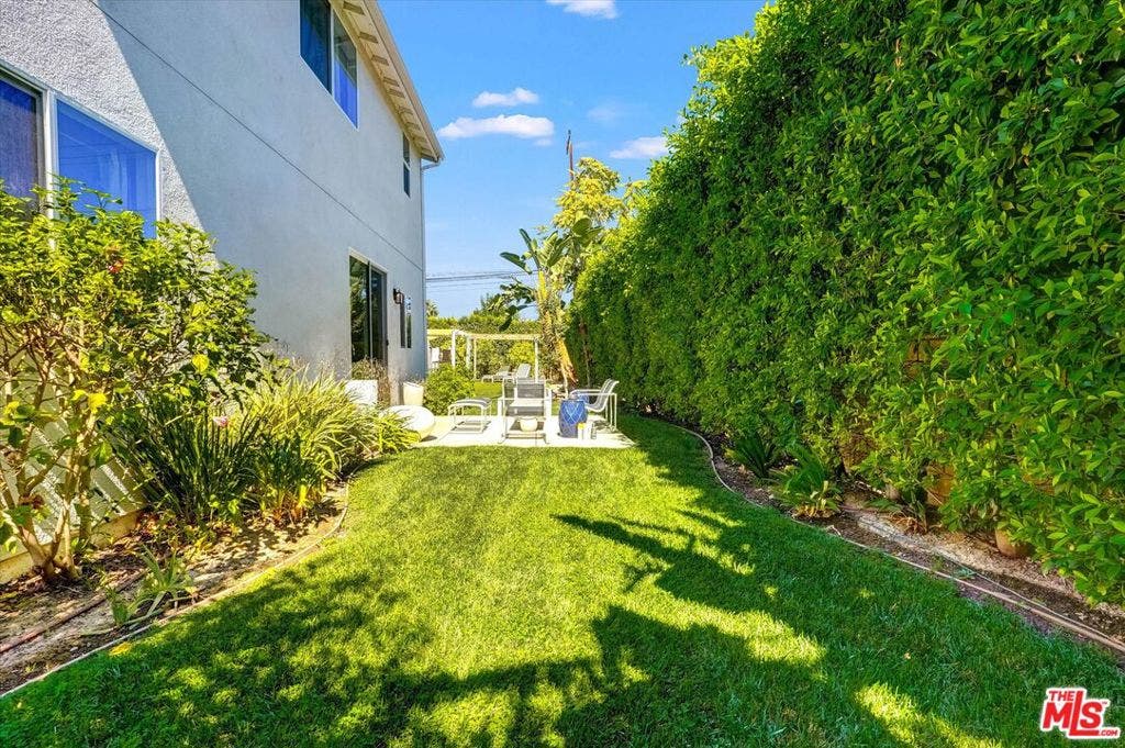 6754 Rhea Court, Reseda, CA 91335