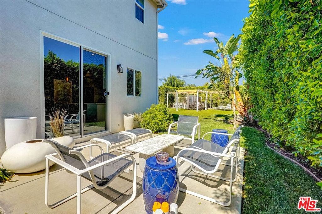 6754 Rhea Court, Reseda, CA 91335