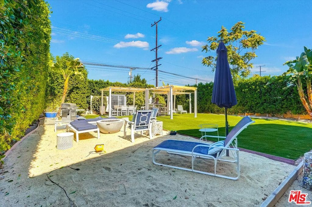 6754 Rhea Court, Reseda, CA 91335