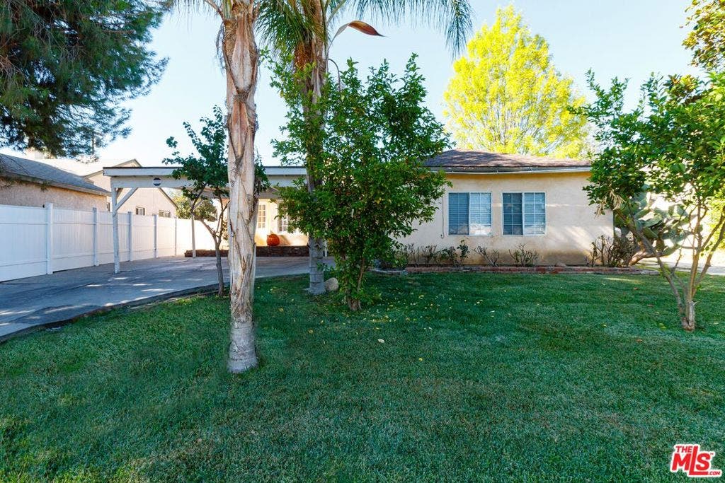 6659 AMIGO Avenue, Reseda, CA 91335