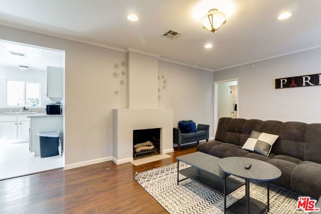 6659 AMIGO Avenue, Reseda, CA 91335