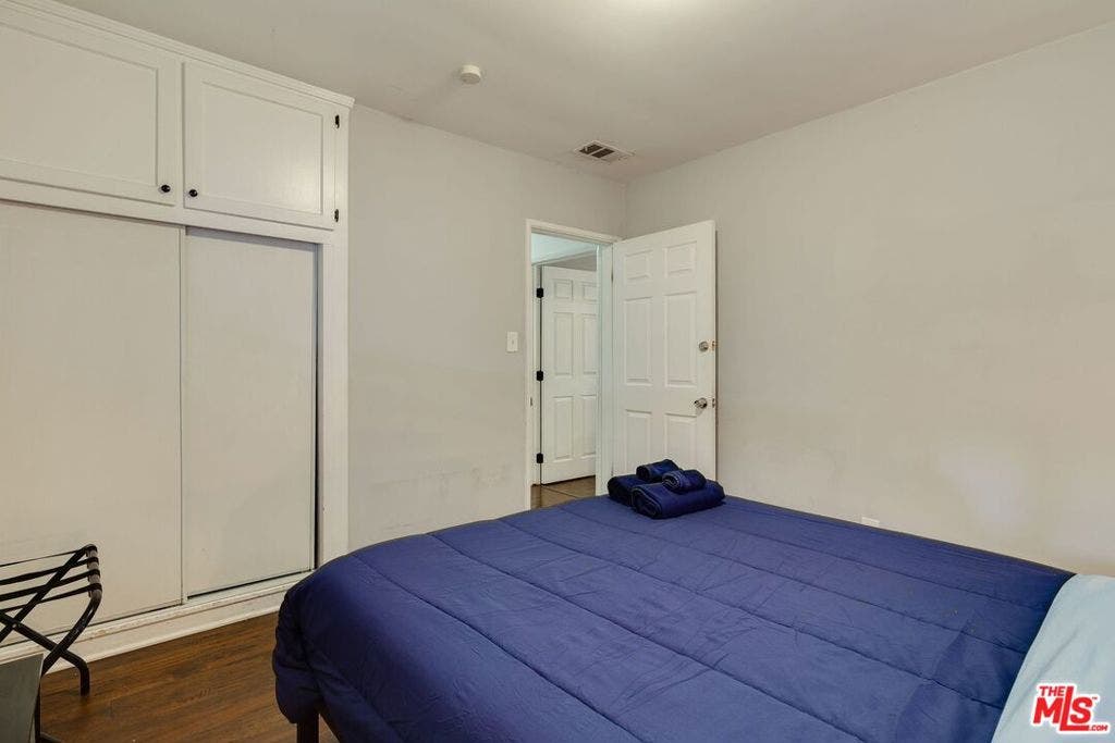 6659 AMIGO Avenue, Reseda, CA 91335