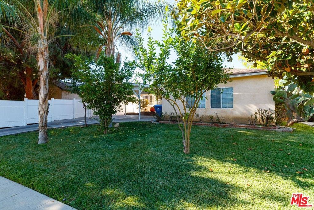6659 AMIGO Avenue, Reseda, CA 91335
