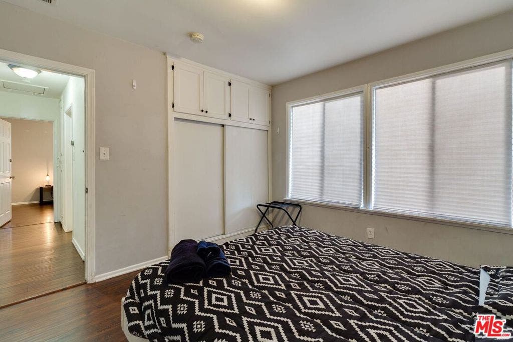 6659 AMIGO Avenue, Reseda, CA 91335